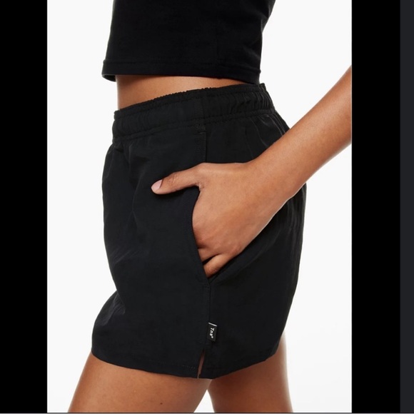 Aritzia TNA Big Easy Nylon Gym Shorts - Picture 1 of 4